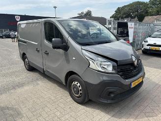 dañado vehículos comerciales Renault Trafic 1.6 DCI  Airco NAP  3-pers 2015/10