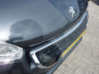 Peugeot 208 1.2 VTI ACCESS picture 6