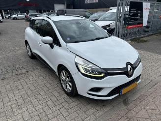 skadebil auto Renault Clio 0.9 TCe Intens clima navi 2017/8