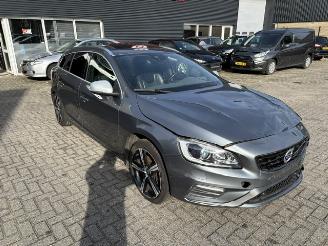 Coche accidentado Volvo V-60 2.0 T4 R-Design automaat NAP 2018/5