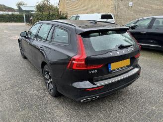 skadebil auto Volvo V-60 2.0 B3 Momentum Advantage Automaat 2020/11