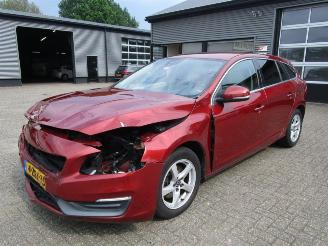 Schadeauto Volvo V-60 1.6 D2 2015/3