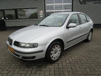 Schadeauto Seat Leon 1.6-16V Stella 2002/5