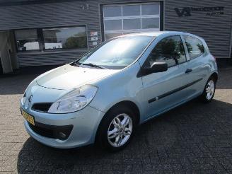 uszkodzony samochody osobowe Renault Clio 1.2 TCE Expression 2008/9