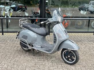 uszkodzony motocykle Vespa  GTS 300 I.E. 2012/2