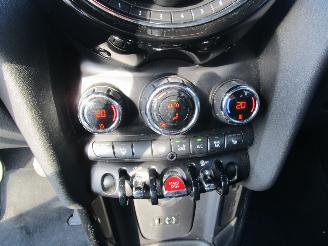 Mini Cooper 1.5 Business picture 14