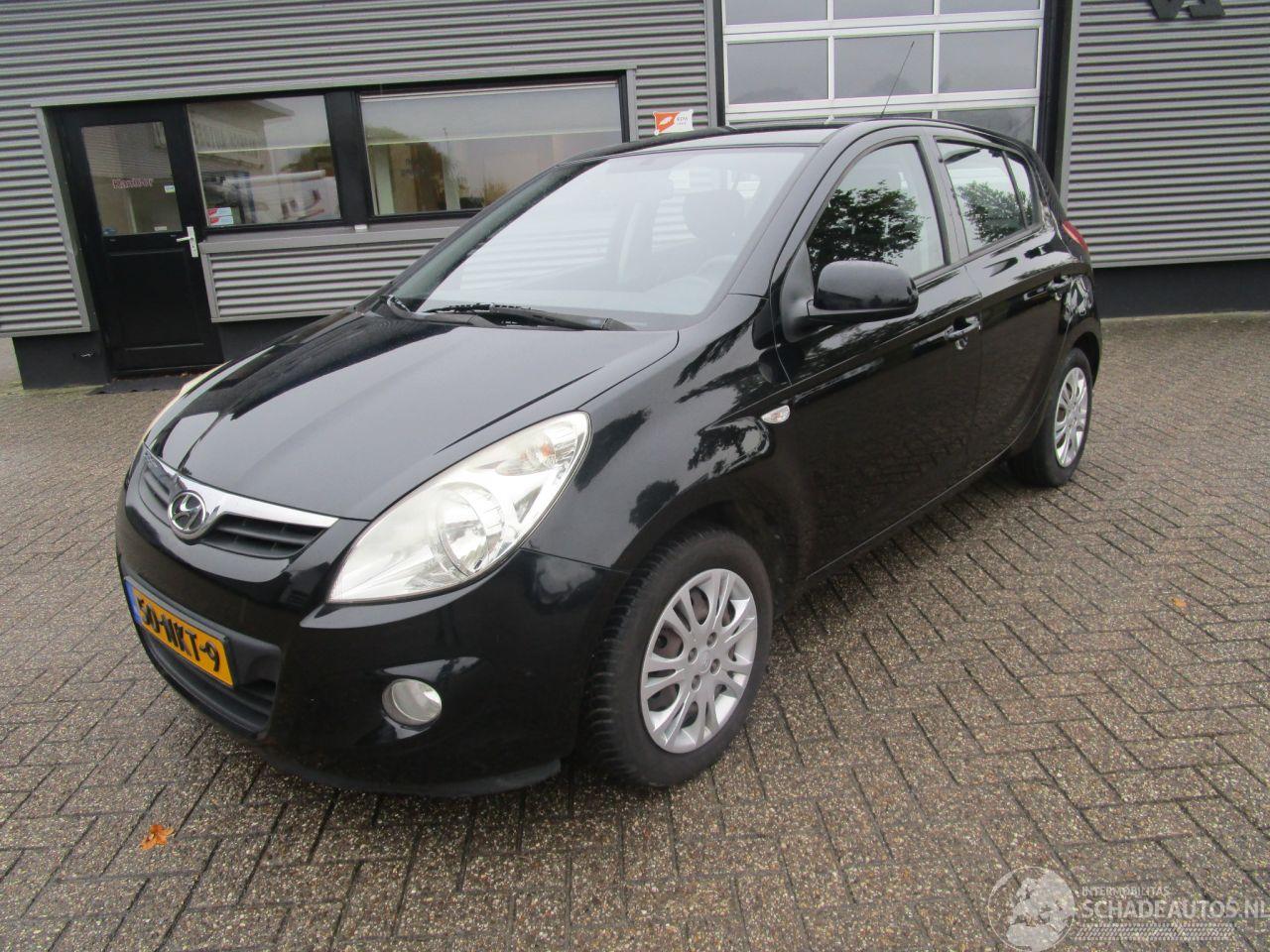 Hyundai I-20 1.2i Dynamic version 5drs
