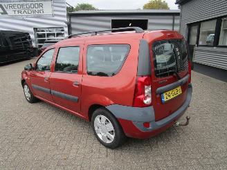 Dacia Logan MCV 1.6-16V Laureate picture 2