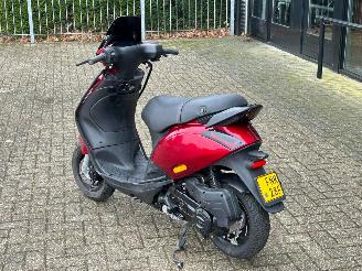 Piaggio  Zip Iget picture 3