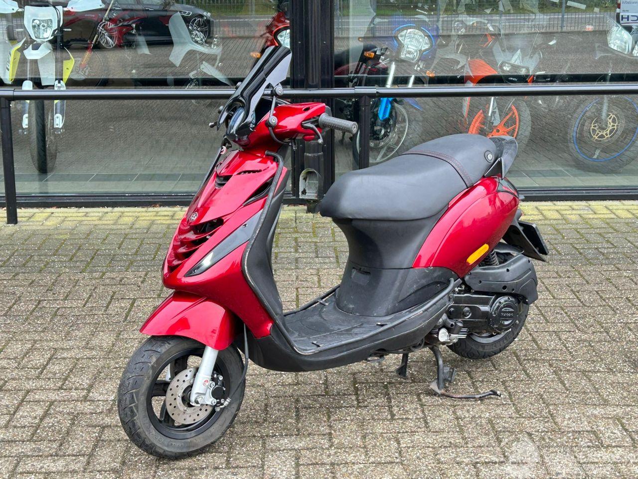 Piaggio  Zip Iget