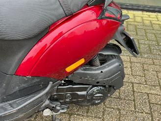 Piaggio  Zip Iget picture 11