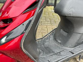 Piaggio  Zip Iget picture 10