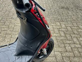 Piaggio  Zip Iget picture 12