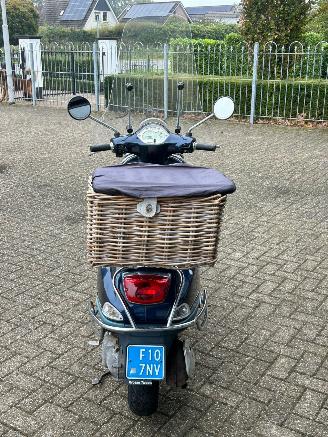 Vespa  LX 50 4T picture 4
