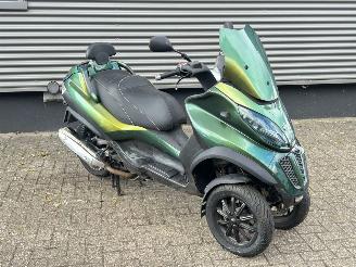krockskadad bil motor Piaggio MP3 400  2011/4