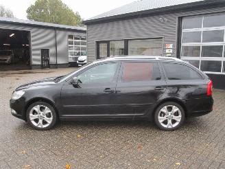 Skoda Octavia Combi 1.4 TSI Elegance automaat picture 2