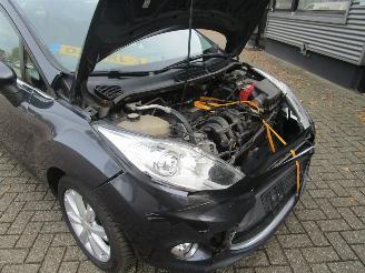 Ford Fiesta 1.25 Ghia 5drs picture 19