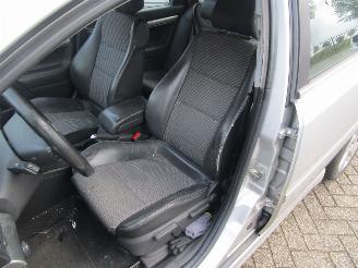 Opel Vectra GTS 2.2-16V picture 12