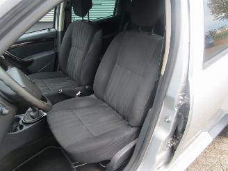 Dacia Duster 1.6-16V Laureate 2wd 1e eigenaar picture 10