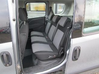 Fiat Doblo 2.0 Multijet Emotion picture 15