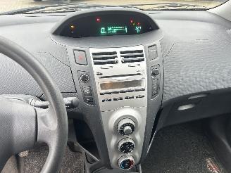Toyota Yaris 1.0 VVTi + picture 14