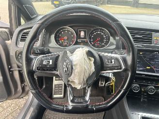 Volkswagen Golf GTI Performance 2.0 TSI picture 14