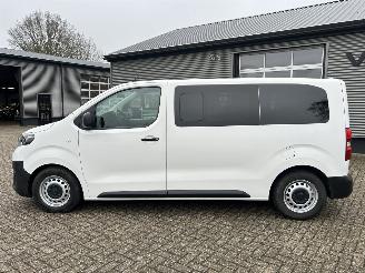 Toyota ProAce Shuttle 1.5 D-4D Cool Comfort Medium 9 personen Incl BTW. picture 2