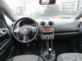 Mitsubishi Colt 1.3 Edition Two 5drs picture 11