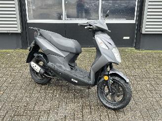 skadebil bromfiets Sym  Orbit 2 2014/1