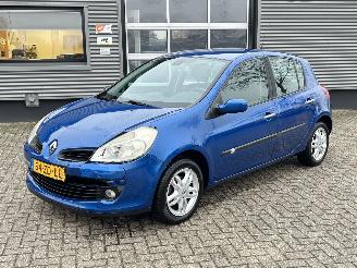 krockskadad bil auto Renault Clio 1.6-16V Dynamique S Automaat 2008/2
