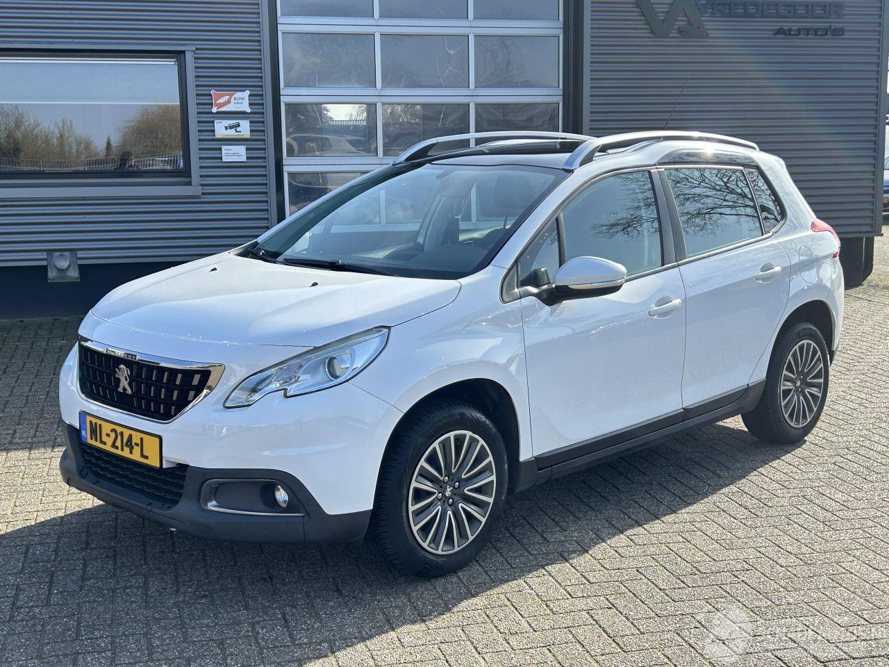 Peugeot 2008 1.2 PureTech Blue Lion