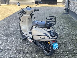 Vespa  Sprint 50 picture 3