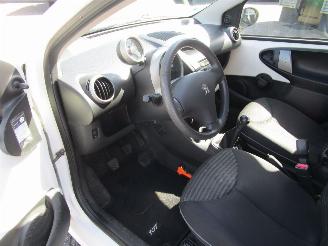 Peugeot 107 Active 5drs picture 9