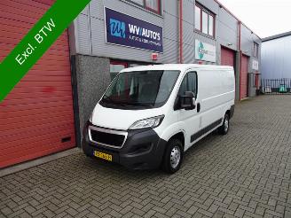 Peugeot Boxer 330 2.2 HDI L2H1 XT 3 zits airco picture 1