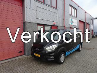 skadebil bedrijf Ford Transit Custom 340 2.0 TDCI L2H1 Trend airco 3 zits navi camera 2020/9