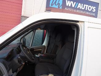 Peugeot Boxer 330 2.2 HDI L2H1 airco 3 zits picture 10