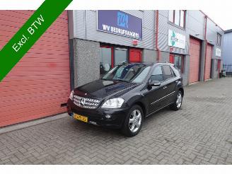 ocasión vehículos comerciales Mercedes M-klasse 320 CDI 4 matic airco navi lkw / van 3500 kg trekhaakgewicht 2006/7