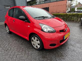 skadebil auto Toyota Aygo 1.0-12V Cool  AIRCO Hatchback 5-dr. 2011/2