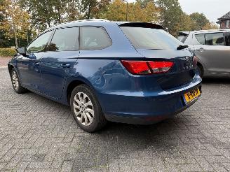 krockskadad bil auto Seat Leon 1.4 EcoTSI  AUTOMAAT 2015/10