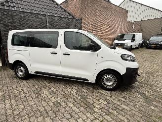 Vaurioauto  passenger cars Opel Vivaro 1.5 CDTI   9 PERSOONS Personenbus 4-dr. 2021/11