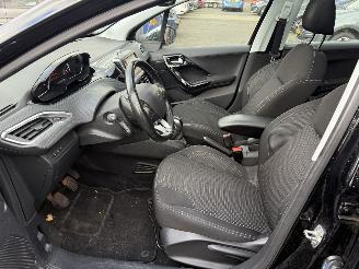 Peugeot 208 1.2 PureTech Allure 81kW Panorama Dak (Hatchback 5-dr.) picture 16