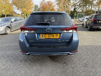 Toyota Auris 1.8 Hybrid Dynamic picture 2