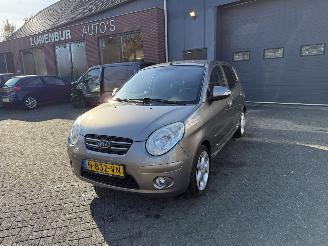 skadebil auto Kia Picanto 1.1 Fifteen  AIRCO Hatchback 5-dr. 2009/8
