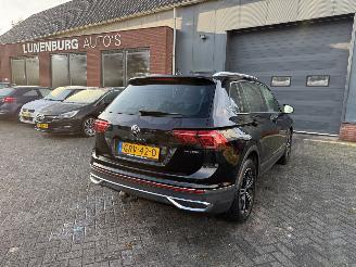 Voiture accidenté Volkswagen Tiguan 1.4 TSI eHybrid R-Line Business+ 2021/6
