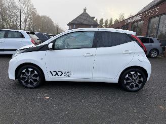 Toyota Aygo 1.0 VVT-i x-cite Hatchback 5-dr. picture 2