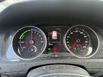 Volkswagen e-Golf  picture 19