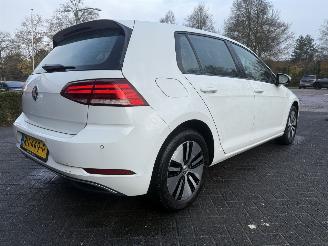 Volkswagen e-Golf  picture 31