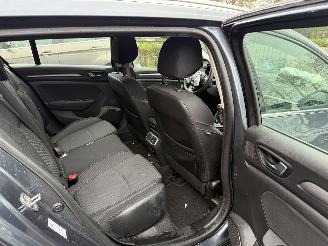 Renault Mégane 1.3 TCe 140 Equilibre picture 16
