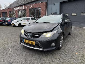 uszkodzony samochody osobowe Toyota Auris 1.8 Hybrid Lease Pro 2013/11