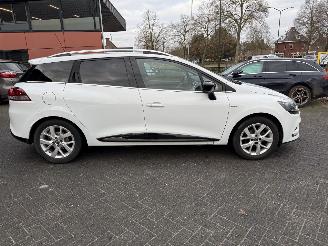Renault Clio 0.9 TCe Limited  NAVIGATIE  Stationwagen 5-dr. picture 6